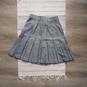 Grey skirt